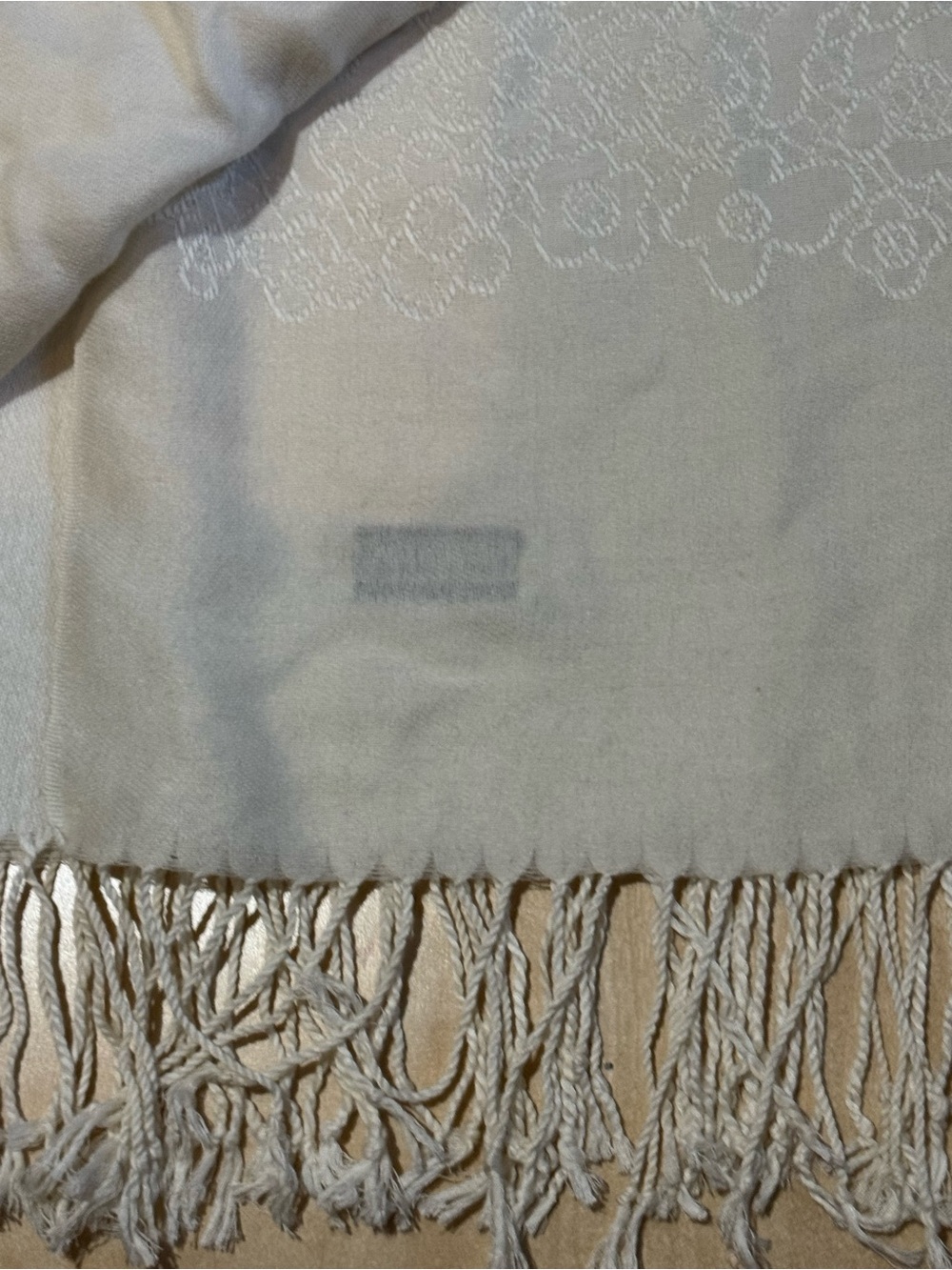 Pashmina and Silk  Soft Cream Scarf 61x28” - Picture 4 of 6